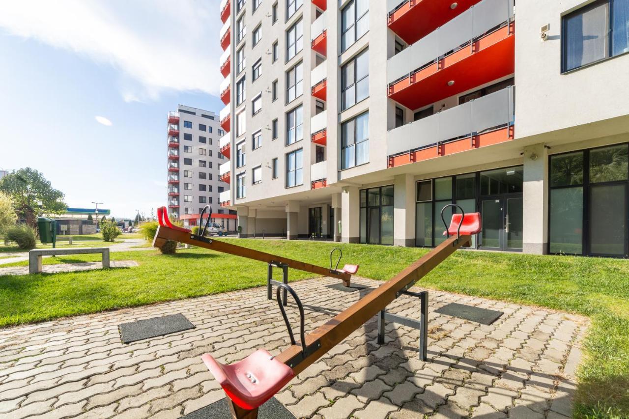 Ari - Ared Luxurious Apartments With Balcony & Free Parking Arad Exterior foto