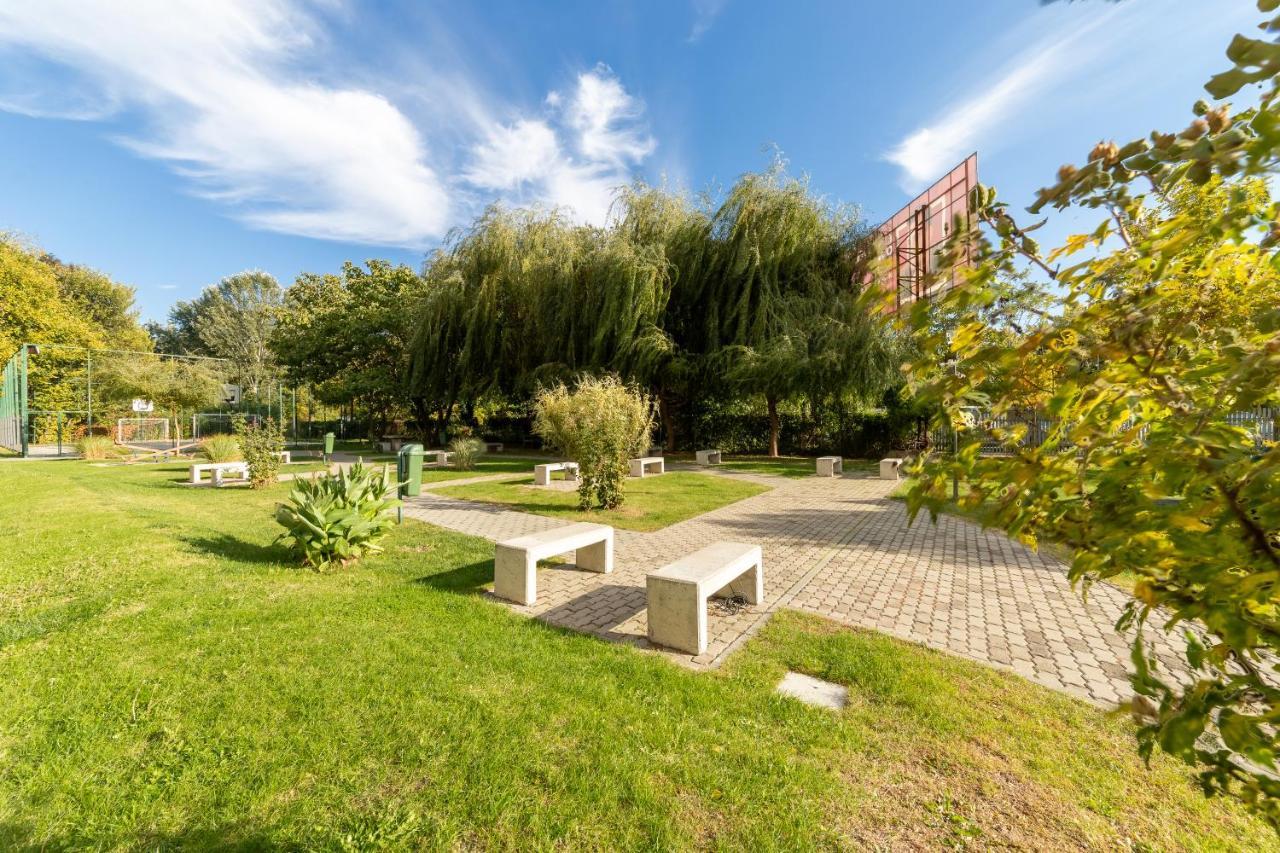 Ari - Ared Luxurious Apartments With Balcony & Free Parking Arad Exterior foto