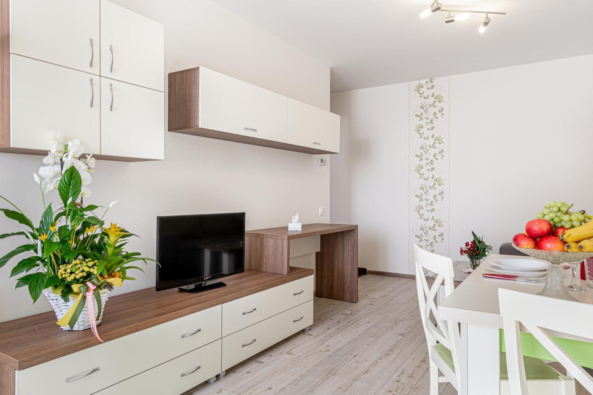 Ari - Ared Luxurious Apartments With Balcony & Free Parking Arad Exterior foto