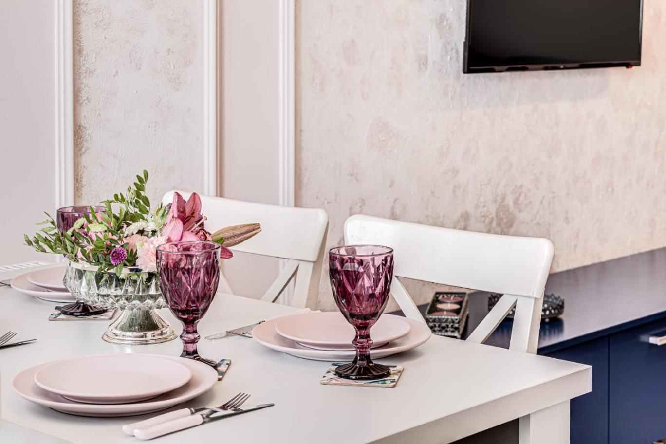 Ari - Ared Luxurious Apartments With Balcony & Free Parking Arad Exterior foto