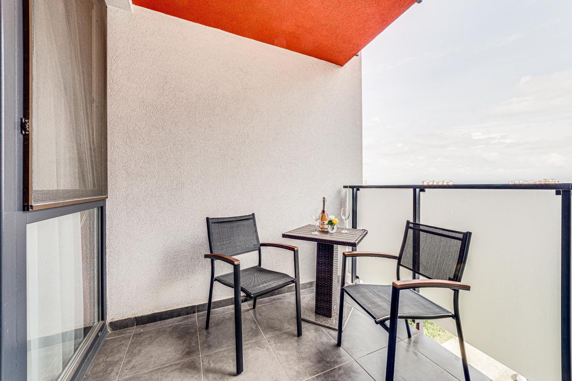 Ari - Ared Luxurious Apartments With Balcony & Free Parking Arad Exterior foto