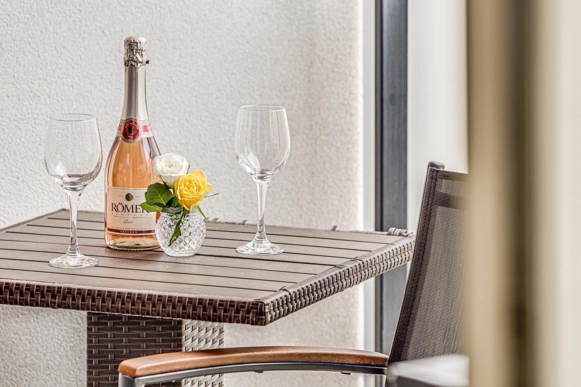 Ari - Ared Luxurious Apartments With Balcony & Free Parking Arad Exterior foto