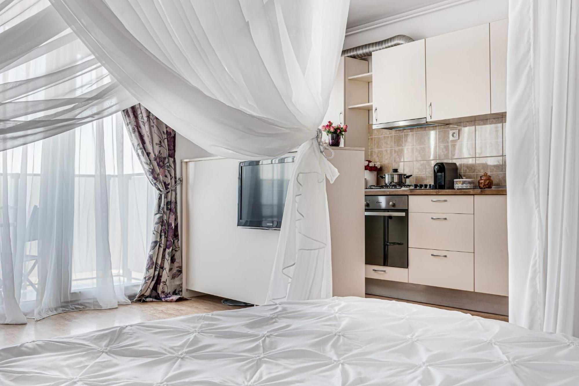Ari - Ared Luxurious Apartments With Balcony & Free Parking Arad Exterior foto